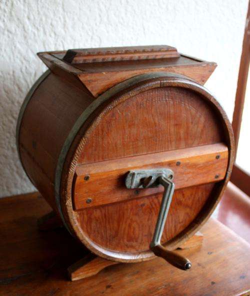 Working wooden butter churn