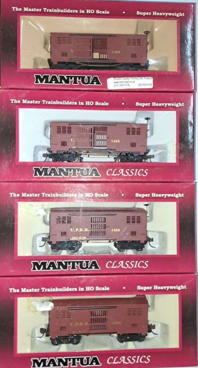 Model Trains H0 4 x Mantua Horse Box Car (Boxed)