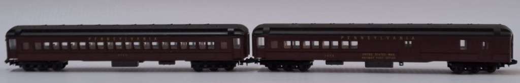 Model Trains N-Scale Lima Pennsylvania 2x Passengers wagons, with metal wheels & couplers. Unboxed.
