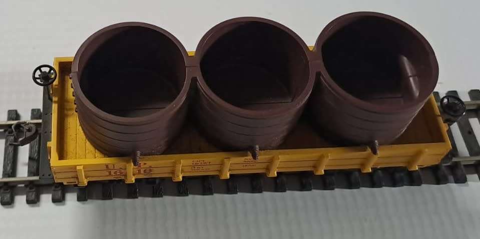 Model Trains HO 1 x Mantua Gondola, with metal wheels & Kadee couplers. Unboxed.