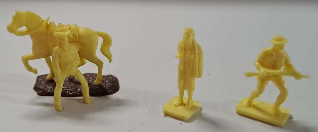 Model Trains HO Figures (x 4) Cowboy, Horse, Soldier & Lady. (Unpainted)