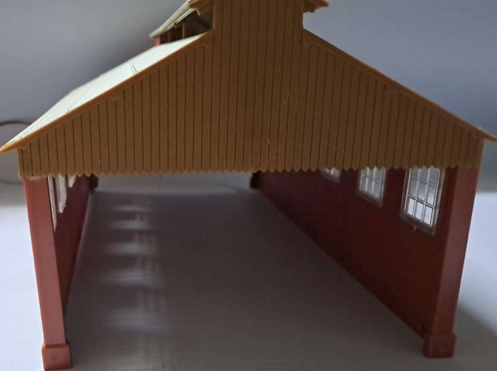 Model Trains HO 1 x Train Shed Double with LED strip & Coca-Cola light