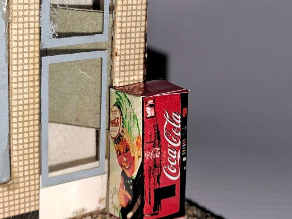 Model Trains HO 1 x Vending Machine Only (Sprite Boy) - 21mm x 10mm x 8mm