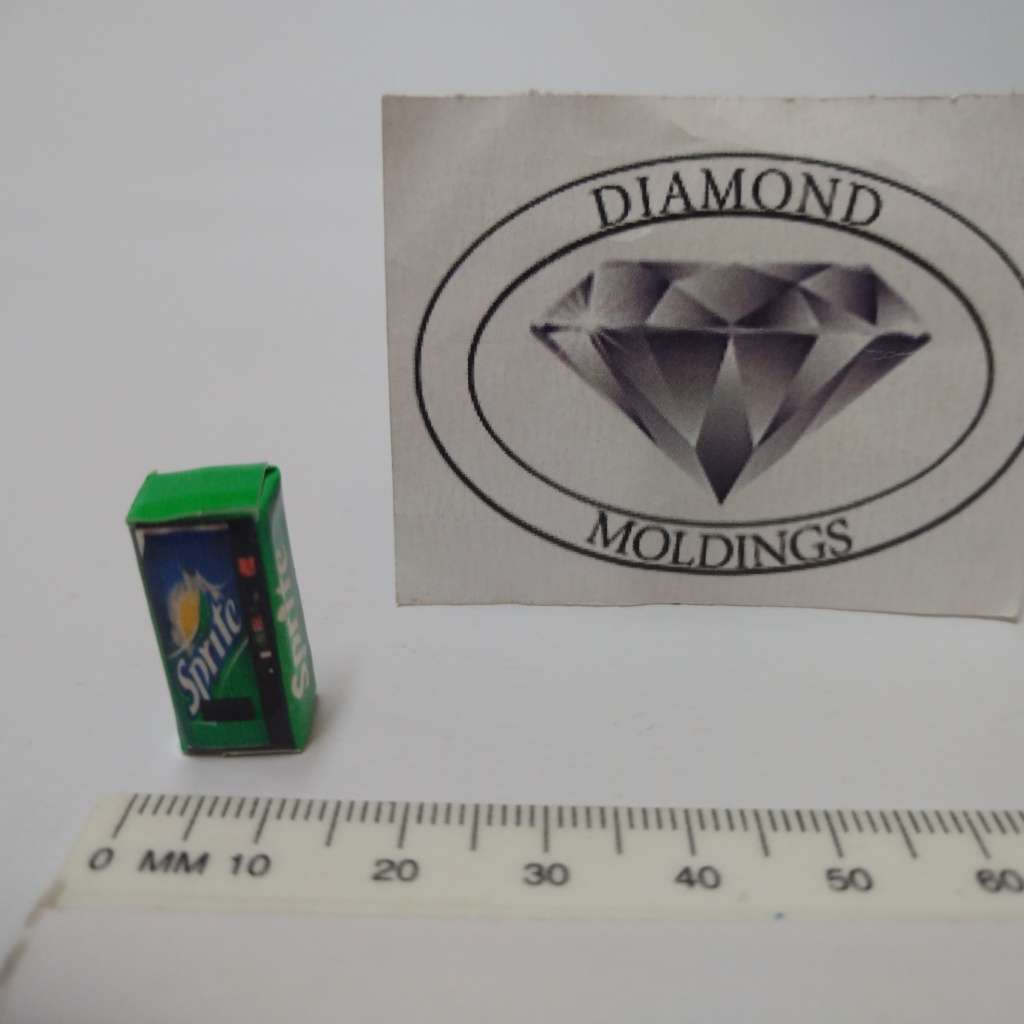 Model Trains HO 1 x Vending Machine Only (Sprite) - 21mm x 10mm x 8mm