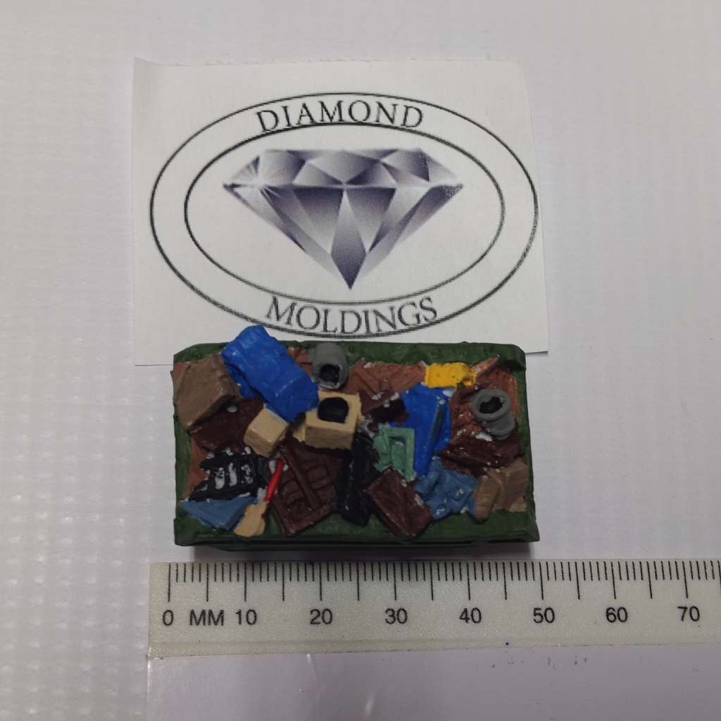 Model Trains HO 1 x Bin/Skip Full 46mm x 23mm x 25mm