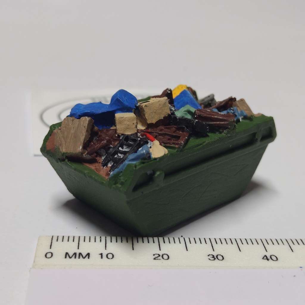 Model Trains HO 1 x Bin/Skip Full 46mm x 23mm x 25mm
