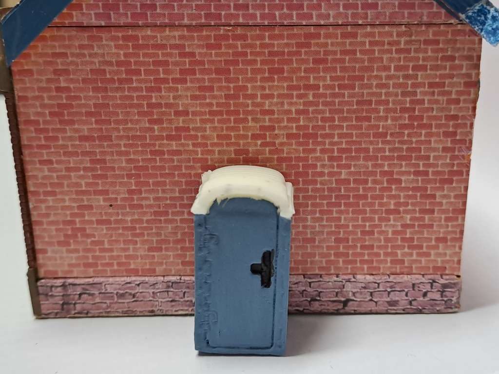 Model Trains HO 1 x Portable Toilet (Blue) - 16mm x 13mm x 29mm
