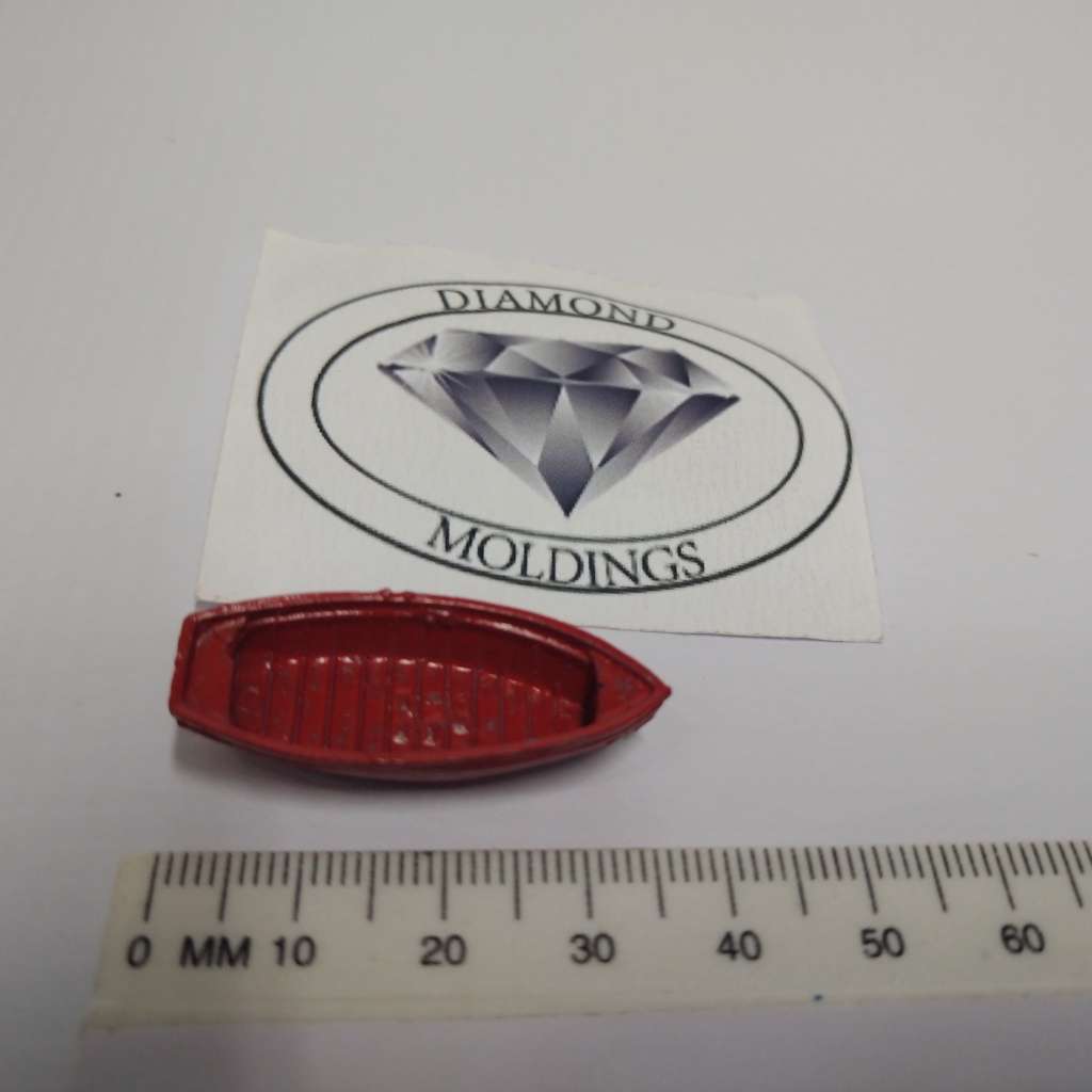 Model Trains HO - Boat Small with no seat (Red) - 36mm x 12mm x 7mm