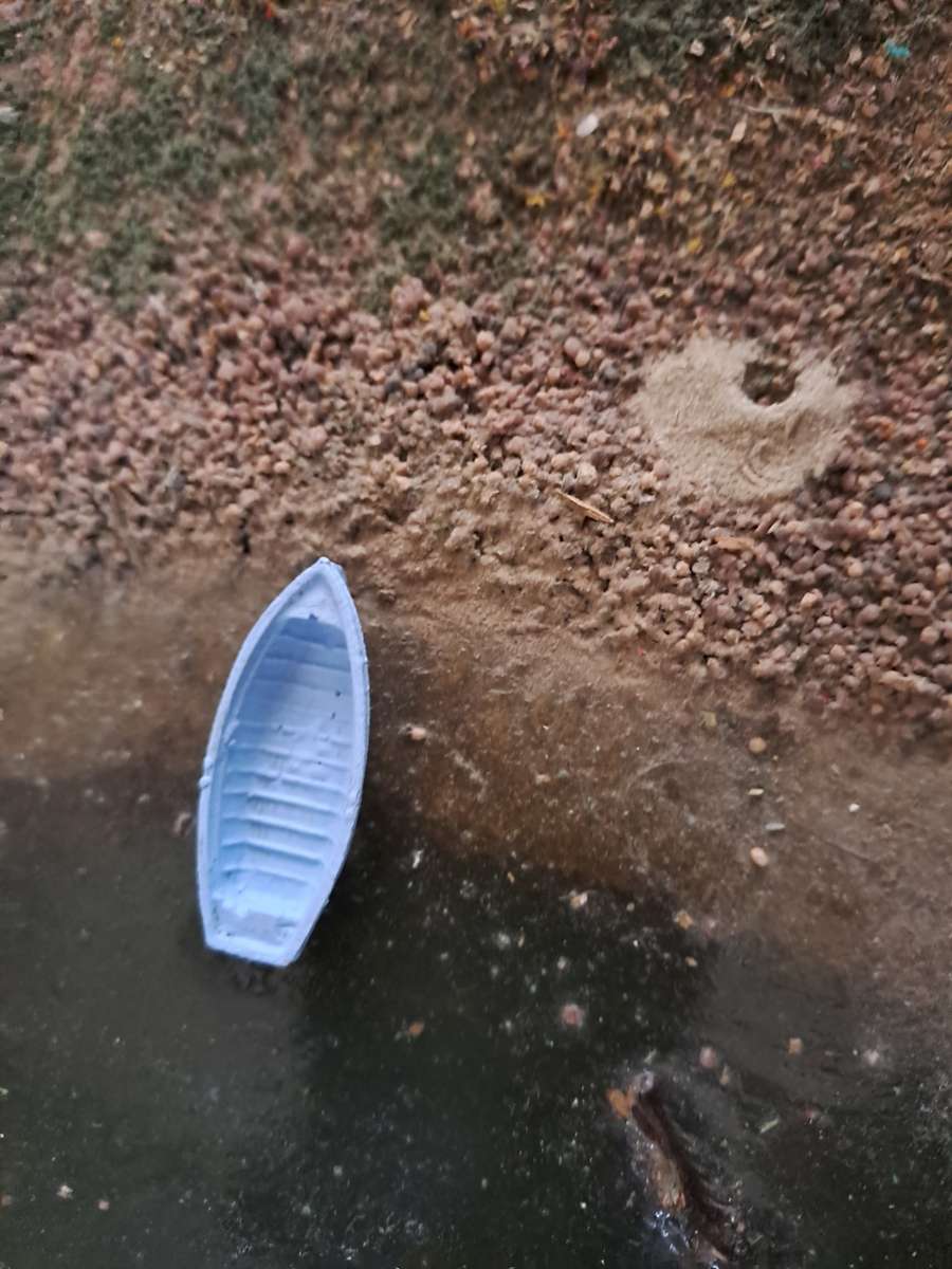 Model Trains HO - Boat Small with no seat (L. Blue) - 36mm x 12mm x 7mm