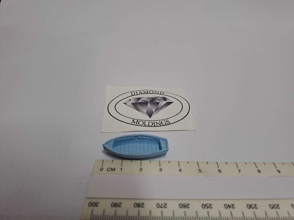 Model Trains HO - Boat Small with no seat (L. Blue) - 36mm x 12mm x 7mm