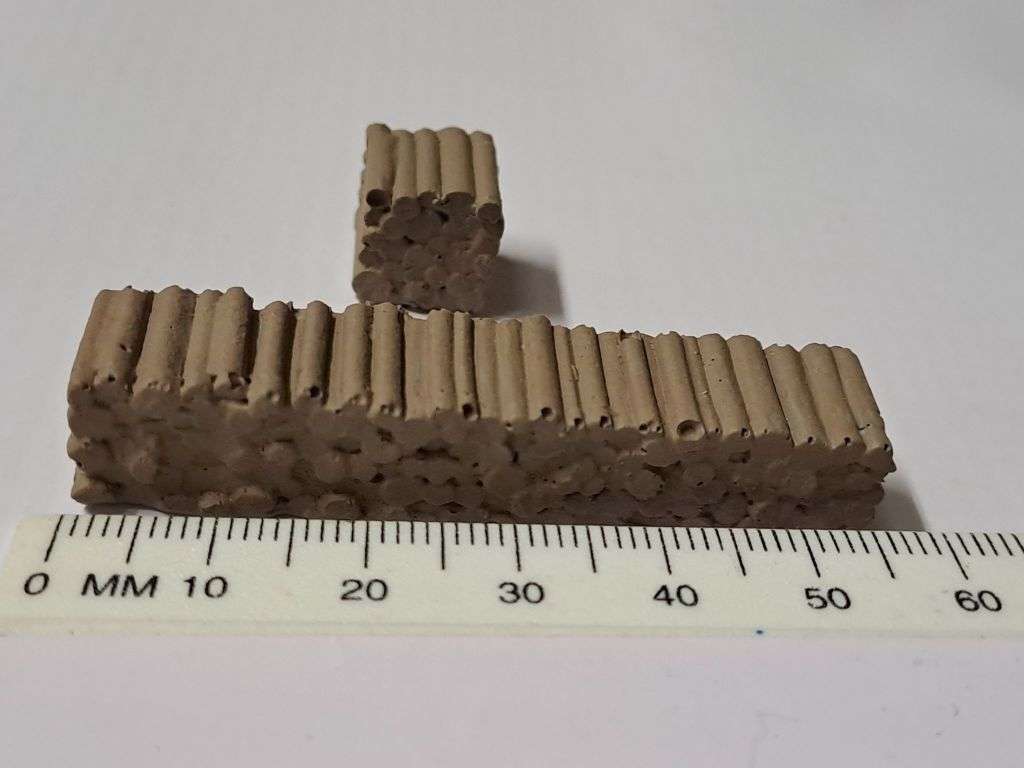 Model Trains N Scale - 2 x Wood Loads - 60mm x 10mm x 12mm