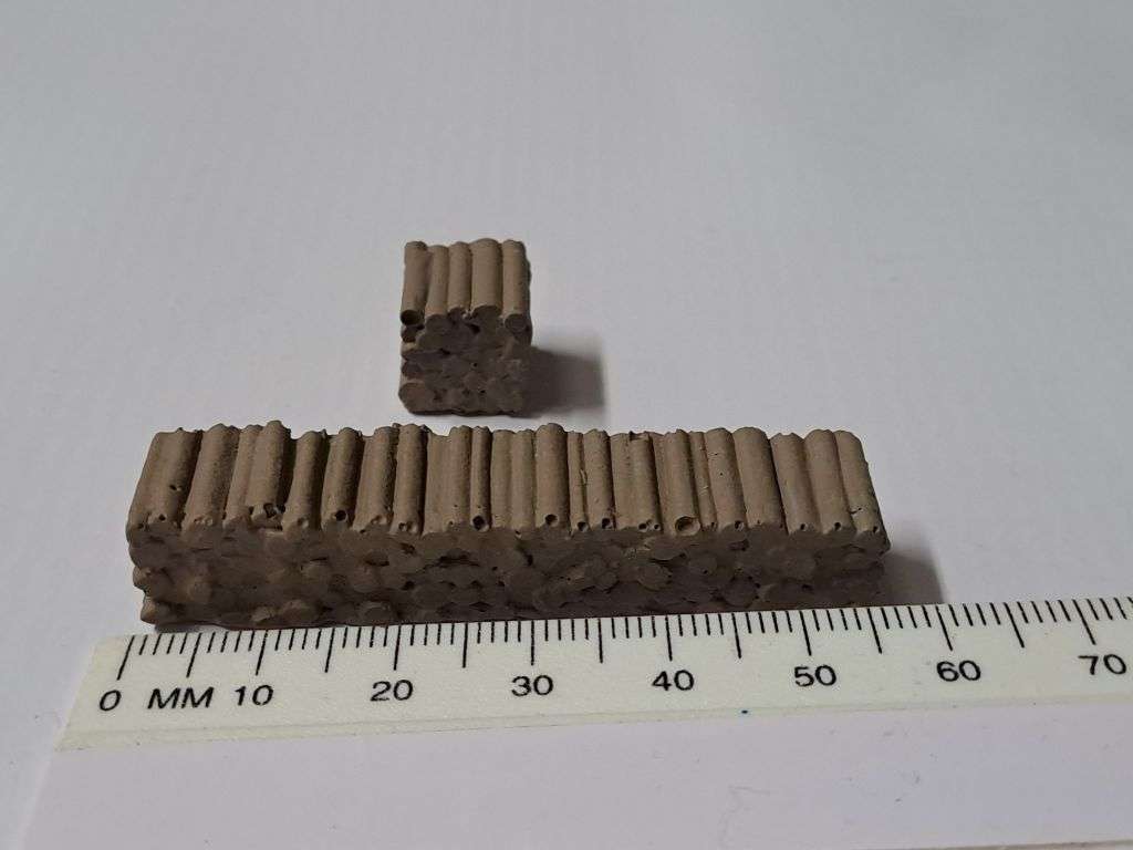 Model Trains N Scale - 2 x Wood Loads - 60mm x 10mm x 12mm