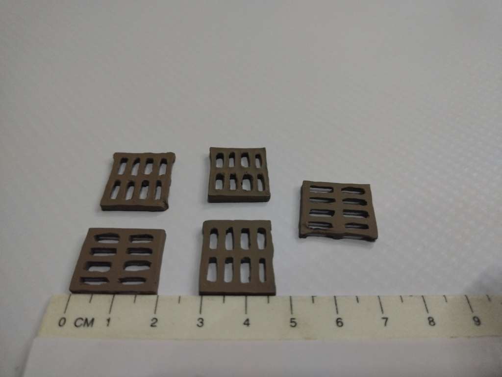 Model Trains N Scale - Pallets only (x5 pack) - 18mm x 18mm x 1,5mm