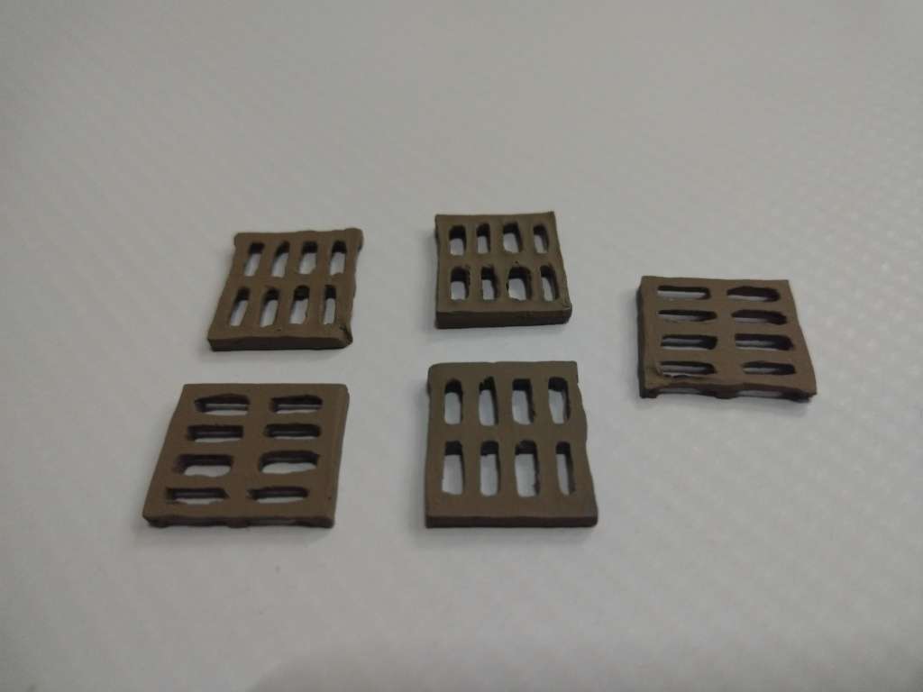 Model Trains N Scale - Pallets only (x5 pack) - 18mm x 18mm x 1,5mm