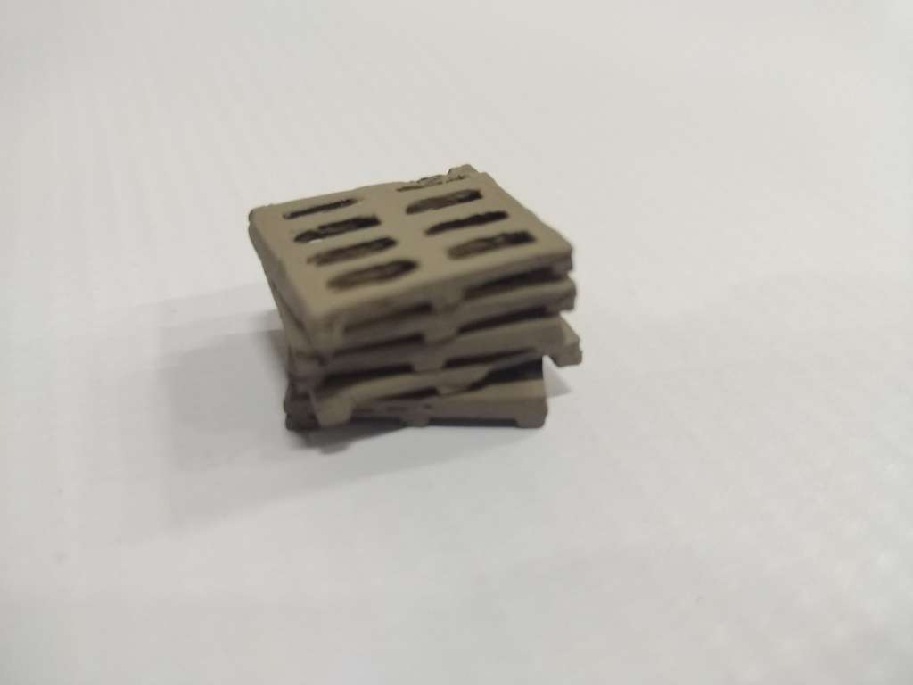 Model Trains N Scale - Pallets only (x5 pack) - 18mm x 18mm x 1,5mm