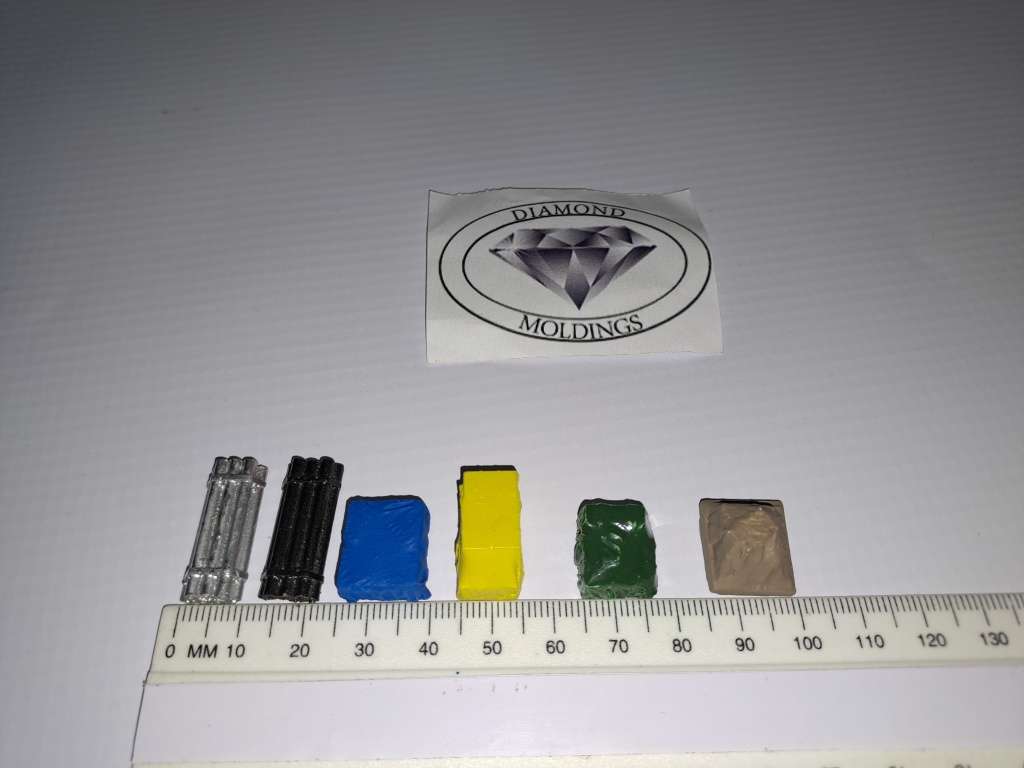 Model Trains N Scale - Freight Crates - Crates under Tarpaulin (Set of 6)