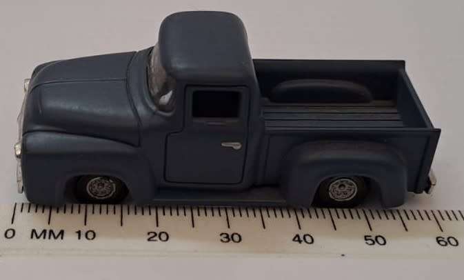 Plastic Model Car OO Scale?? (Blue)