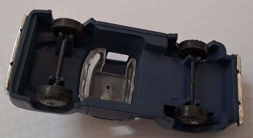 Plastic Model Car OO Scale?? (Blue)