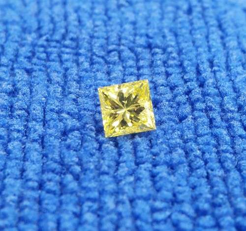 Certified 1.07 Vivid Yellow VS1 Princess Natural  Diamond 5.72x5.69mm EX EX