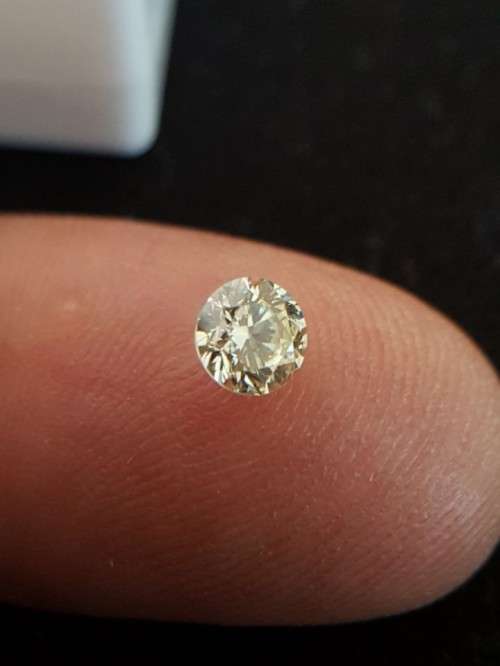 Certified 0.50Cts J VS2 Round Brilliant Natural Diamond