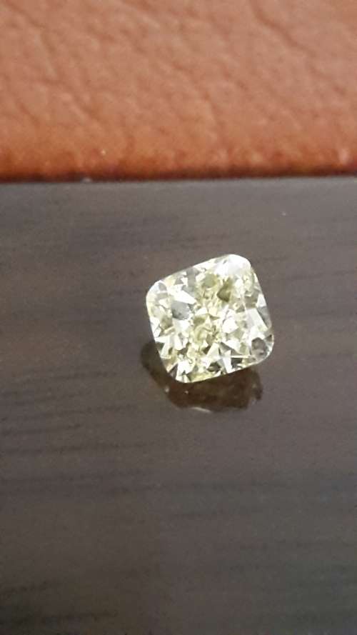 Diamond Certified 0.51cts Fancy Yellow Cushion cut VVS2