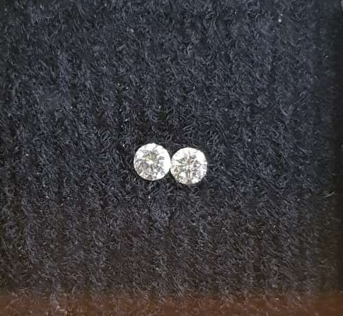 2 pcs Round Color F-G Natural White Diamond 2.20 mm 10 Cts