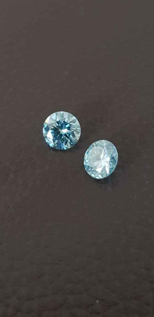 1.14ct 2pc VVS1 BLUE COLOR ROUND LOOSE MOISSANITE