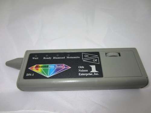 Diamond & Moissanites Tester