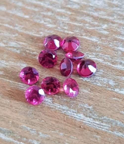 NATURAL RASPBERRY PINK RHODOLITE GARNET 4 MM STUNNING GEM AFRICA!! 2-PCS