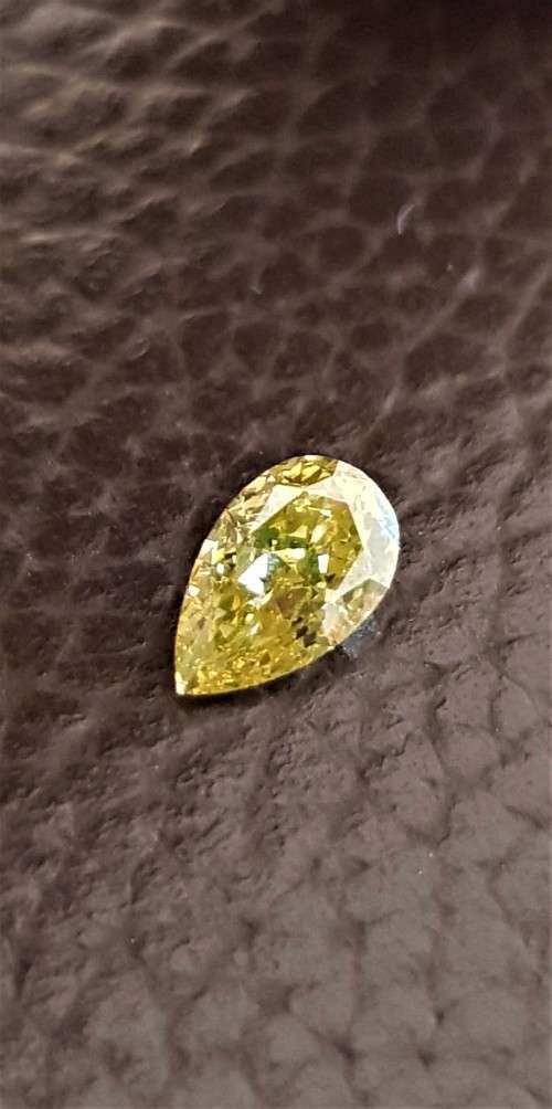 CERTIFIED 0.54 Cts  SPARKLING FANCY YELLOW COLOR NATURAL DIAMOND PEAR CUT