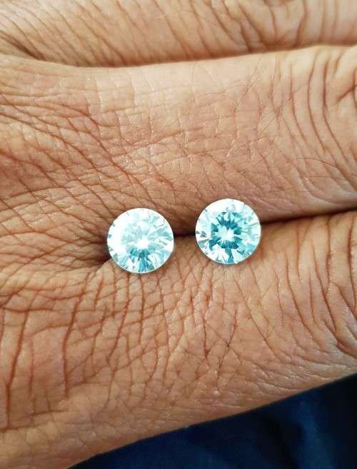 1.31ct MOISSANITE VVS1 BLUE COLOR 1Pcs  LOOSE