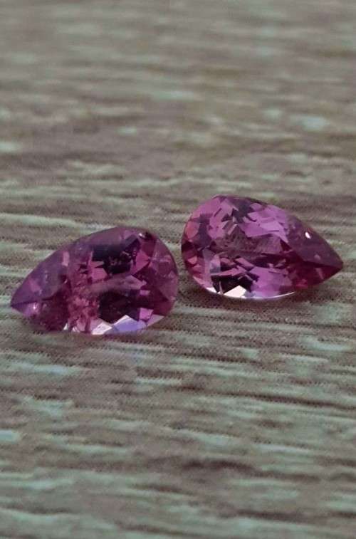 MALAYA GARNET 0.98cts STUNNING !! NATURAL RASPBERRY PINK