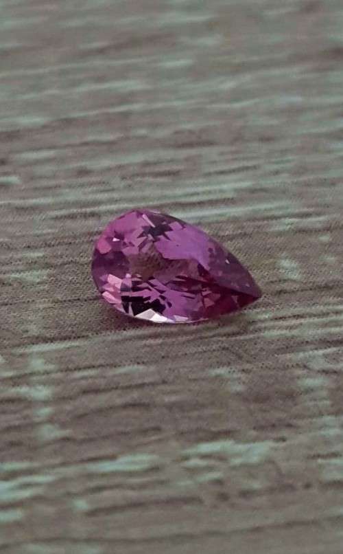 MALAYA GARNET 0.98cts STUNNING !! NATURAL RASPBERRY PINK