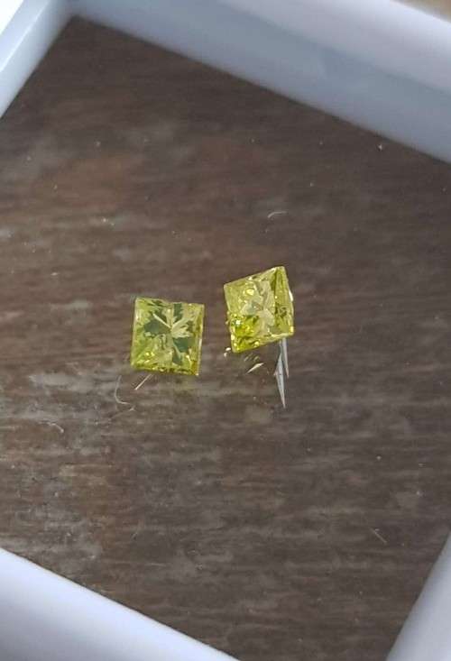 CERTIFIED 0.20Cts  (2x0.10cts) FANCY YELLOW  NATURAL DIAMOND PRINCESS CUT