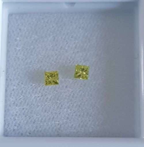 CERTIFIED 0.20Cts  (2x0.10cts) FANCY YELLOW  NATURAL DIAMOND PRINCESS CUT