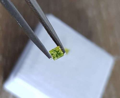 CERTIFIED 0.18Cts  (2x0.09cts) FANCY YELLOW  NATURAL DIAMOND PRINCESS CUT