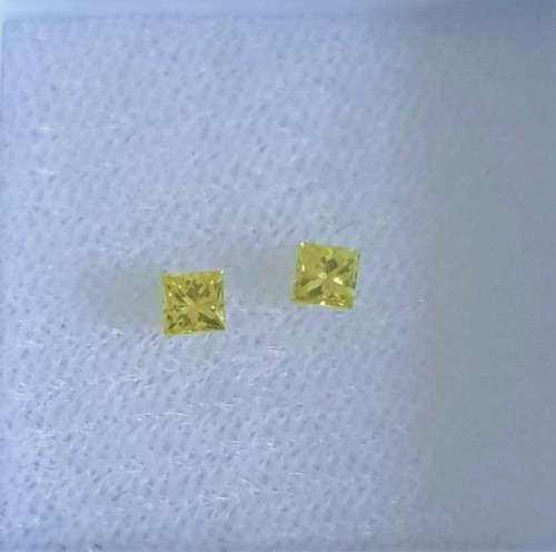 CERTIFIED 0.32Cts PAIR (2x0.16cts) FANCY YELLOW  NATURAL DIAMOND PRINCESS CUT