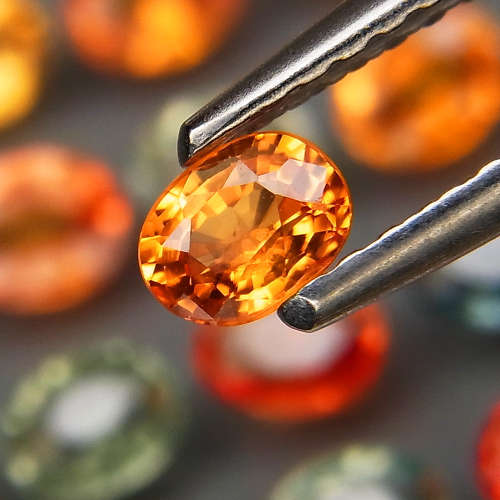 Fancy Color Sapphire Oval 0.25cts 4x3 mm.Ravishing Color!