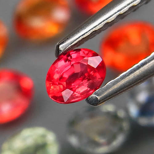 Fancy Color Sapphire Oval 0.25cts 4x3 mm.Ravishing Color!
