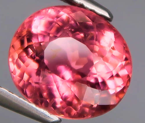 2.78Ct.Pink Tourmaline Beautiful Color & Full Sparkling! Natural Nice Shape!