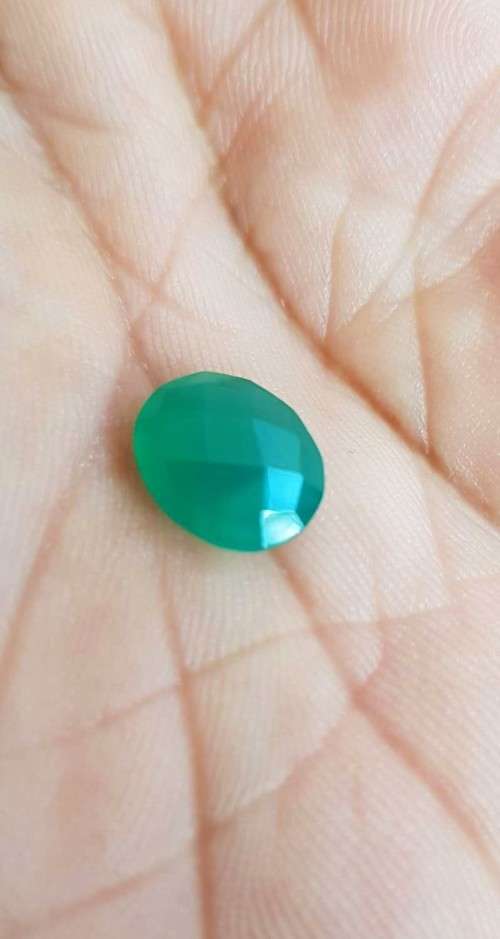 Green onyx 1.89 Cts Oval Checkerboard Brilliant gemstone  8x10mm
