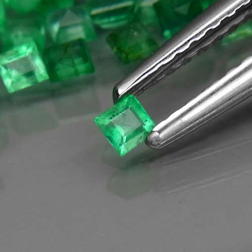 Green Columbian Emerald 1Pcs/0.045Ct. Square 2 mm. Natural