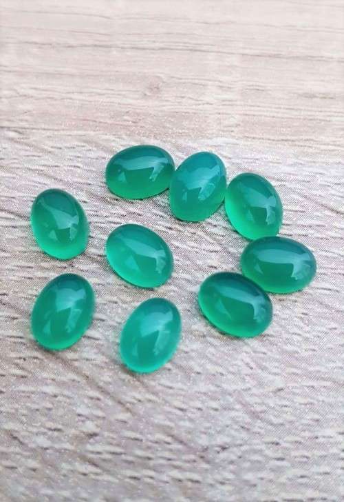 Green Onyx   6x8mm Oval Cab Brilliant gemstone