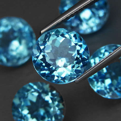 Baby Blue Topaz 3.26cts Round 9mm . Ravishing Color & Full Fire! Brazil