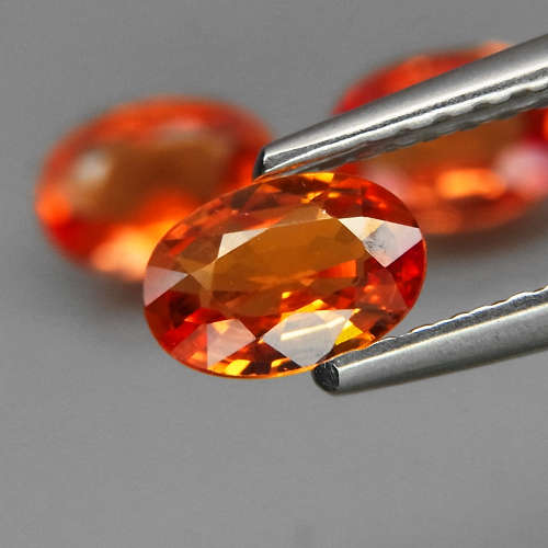 Imperial Red Sapphire 3Pcs/1.42C Oval 6x4 mm.Very Good Color Songea,Africa