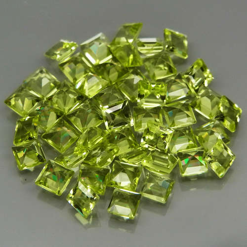 Peridot Square 3.5 mm Apple Green 1Pcs/0.18Ct Pakistan.Ravishing Color! Natural