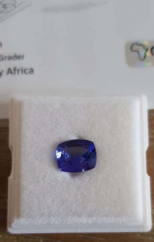3.98Ct. Tanzanite Cushion Cut   Violet Blue **Certified**Very Good Color! Natural