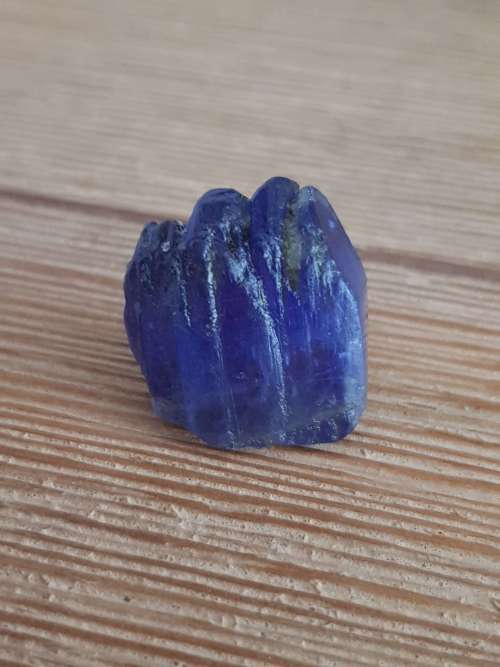 TANZANITE 47.48Cts. NATURAL VIOLET BLUE SPECIMEN ROUGH