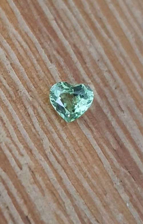 Mint Garnet 0.70Cts Heart Cut **Grossular garnet** Certified Top Green  Tanzania