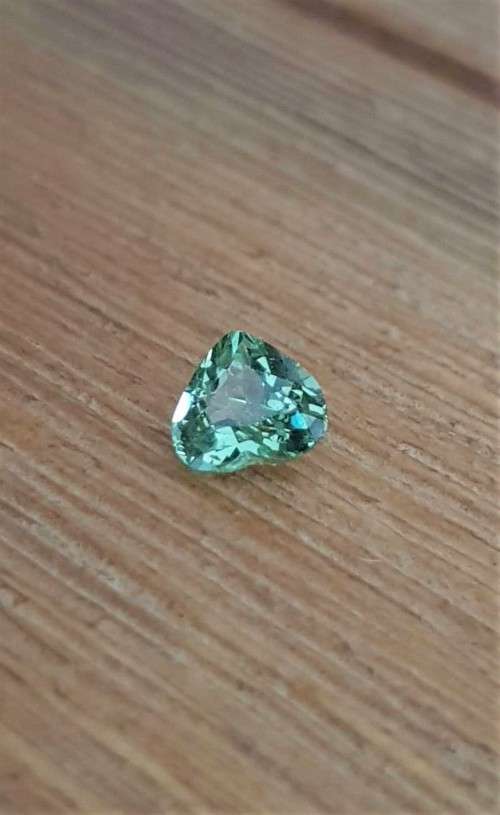 Mint Garnet 0.70Cts Heart Cut **Grossular garnet** Certified Top Green  Tanzania